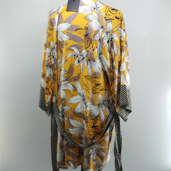 Dress Forum. Mixed Media Floral Striped Kimono - Picture 14 of 14